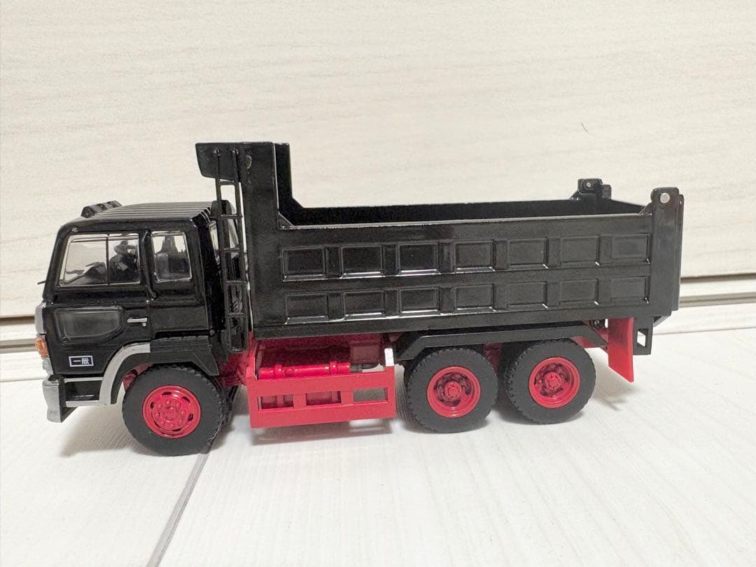 週末価格《新品箱付》1:64 日野　ダンプ　トラック　ミニカー