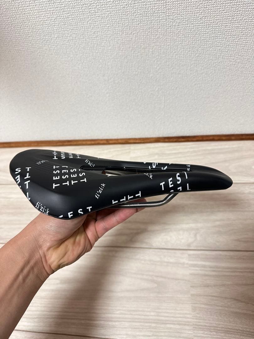 Fizik Argo Vento Test サドル 140mm