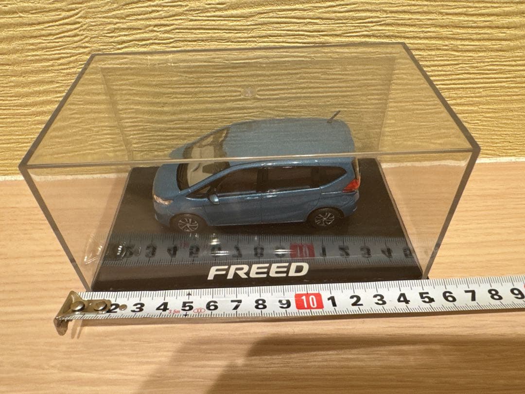 ゆ*ち様 FREED ミニカー 1/43 スケール 青
