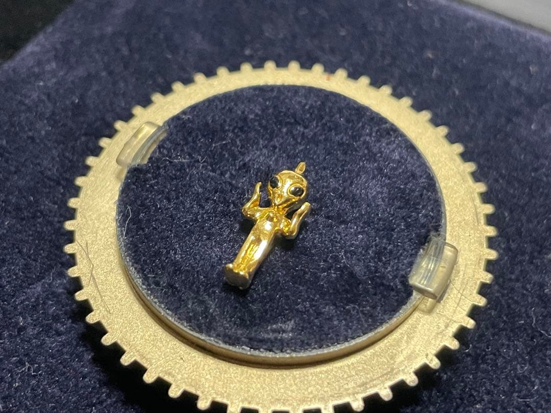 日清食品 ゴールド U.T. 13mm 純金フィギュア K24 宇宙人 懸賞品