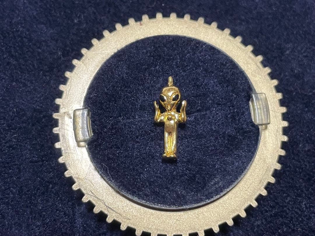 日清食品 ゴールド U.T. 13mm 純金フィギュア K24 宇宙人 懸賞品