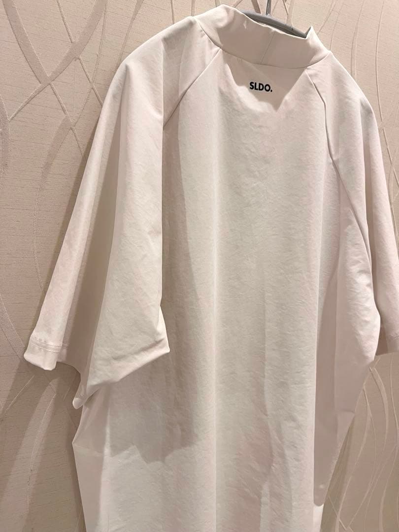 SLDO. ハイネックホワイトTシャツ　XXL