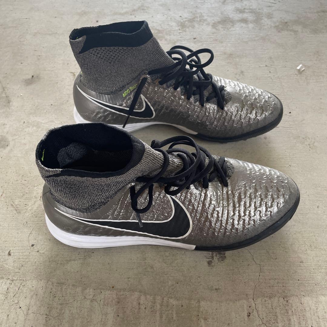 シューズ NIKE Magista X