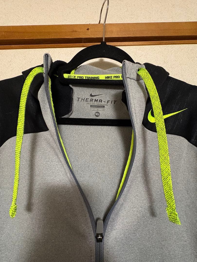 NIKE セットアップ　ジャージ上下　グレー　フード付き