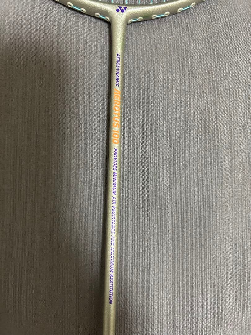 ヨネックスAEROTUS100 3UG5