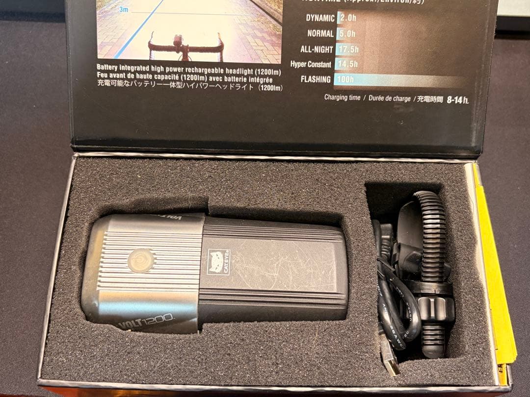 CATEYE VOLT1200 付属品すべて有ります。自転車ライト