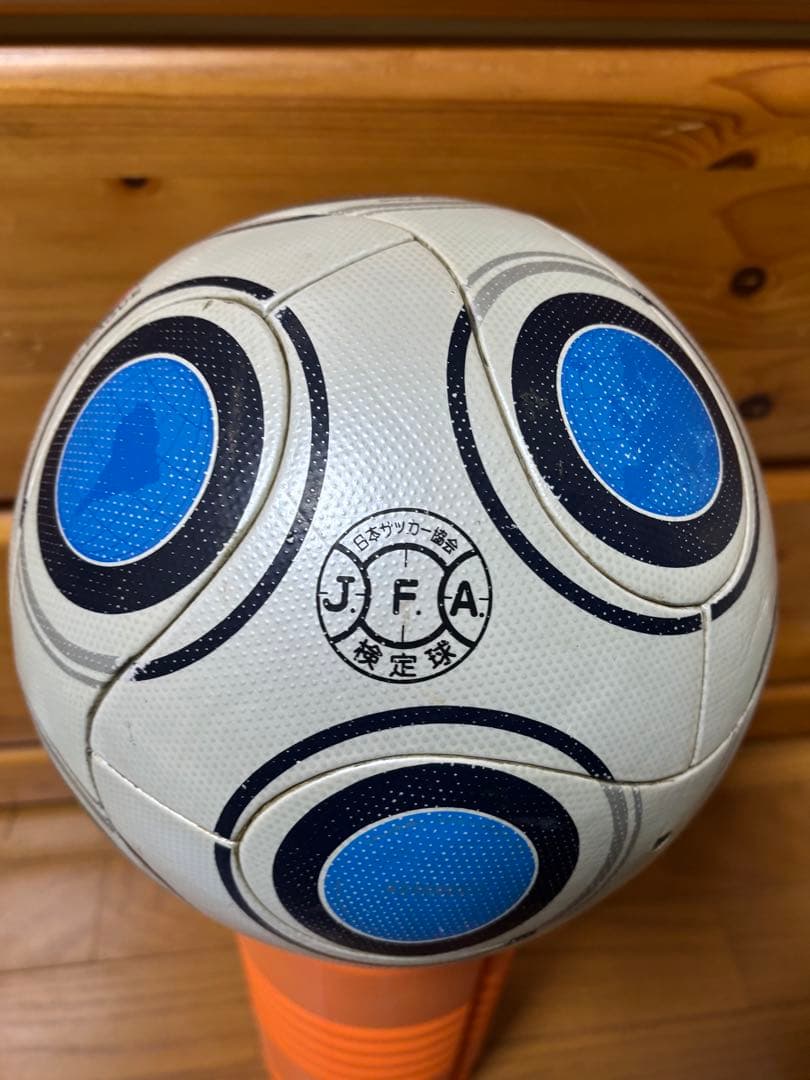 Jリーグ公式試合球　adidas サッカーボール　5号球