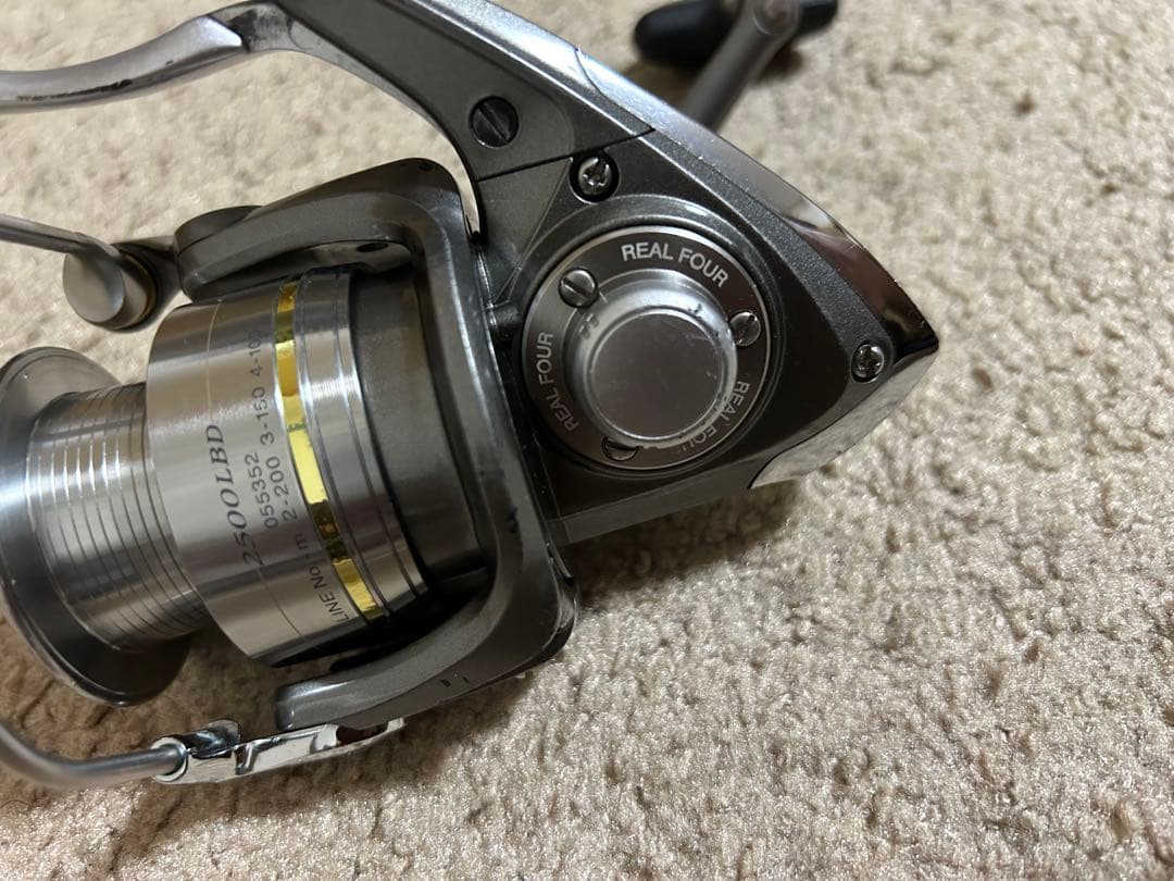 リール TRISO SHOX 2500LBD