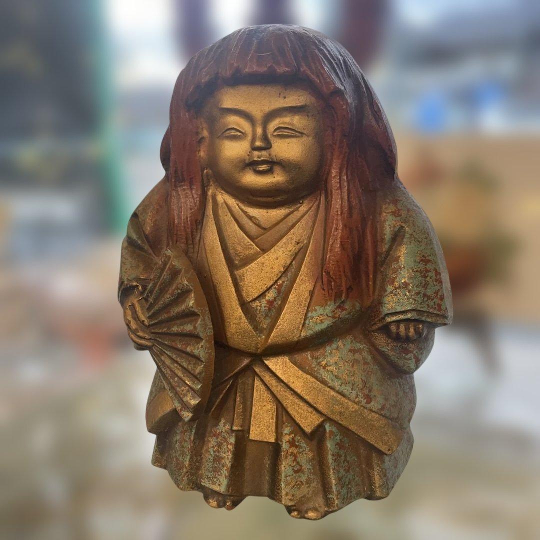 木製伝統的日本の置物 扇子を持つ人形