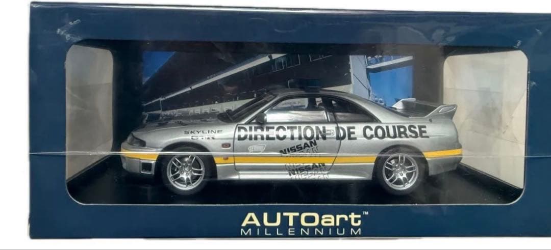 オートアート R33 GT-R ルマン ペースカー
