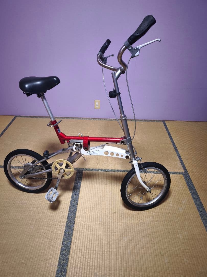 再々値下げ 折りたたみ自転車 レッドとシルバー