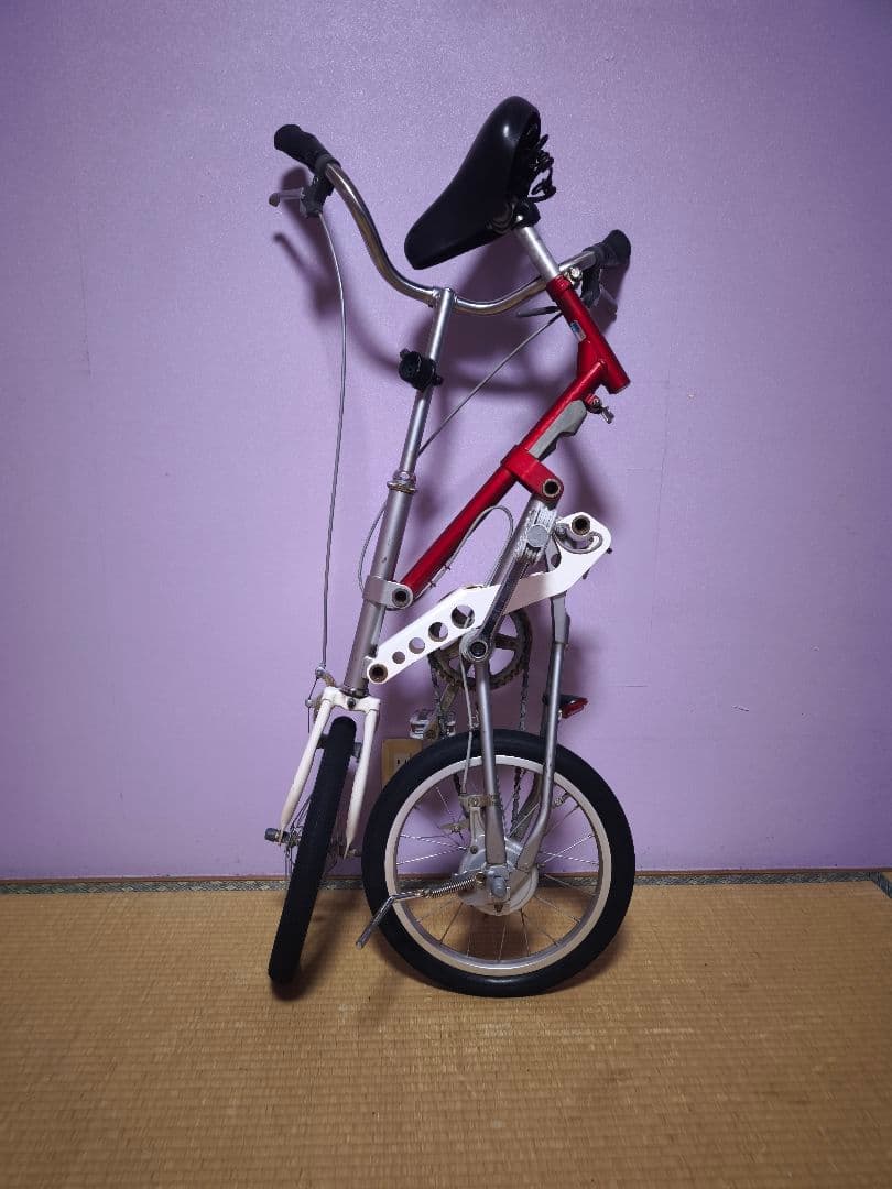 再々値下げ 折りたたみ自転車 レッドとシルバー