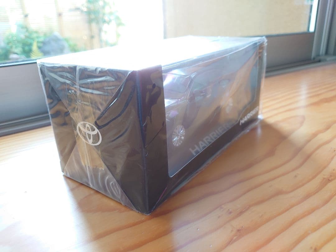 美品【新品】ハリアー　ブラックパール　カラーサンプル　ミニカー