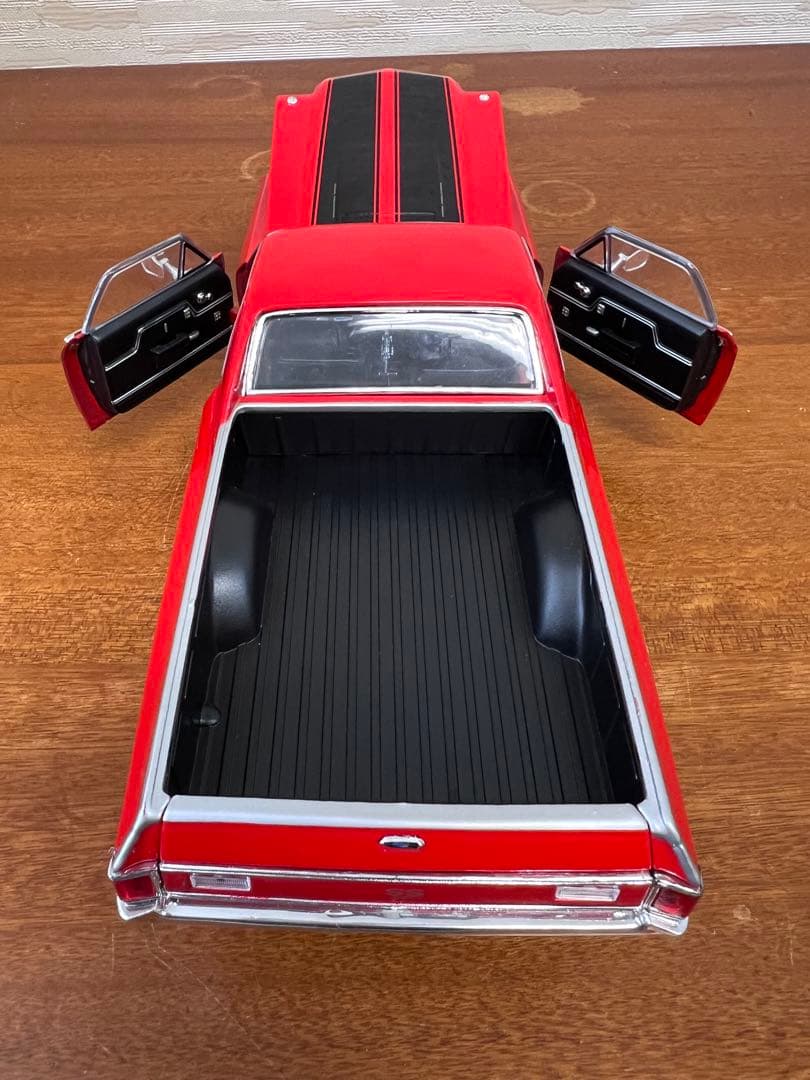 No536 ミニカー1/18箱無し CHEVROLET EL CAMINO SS