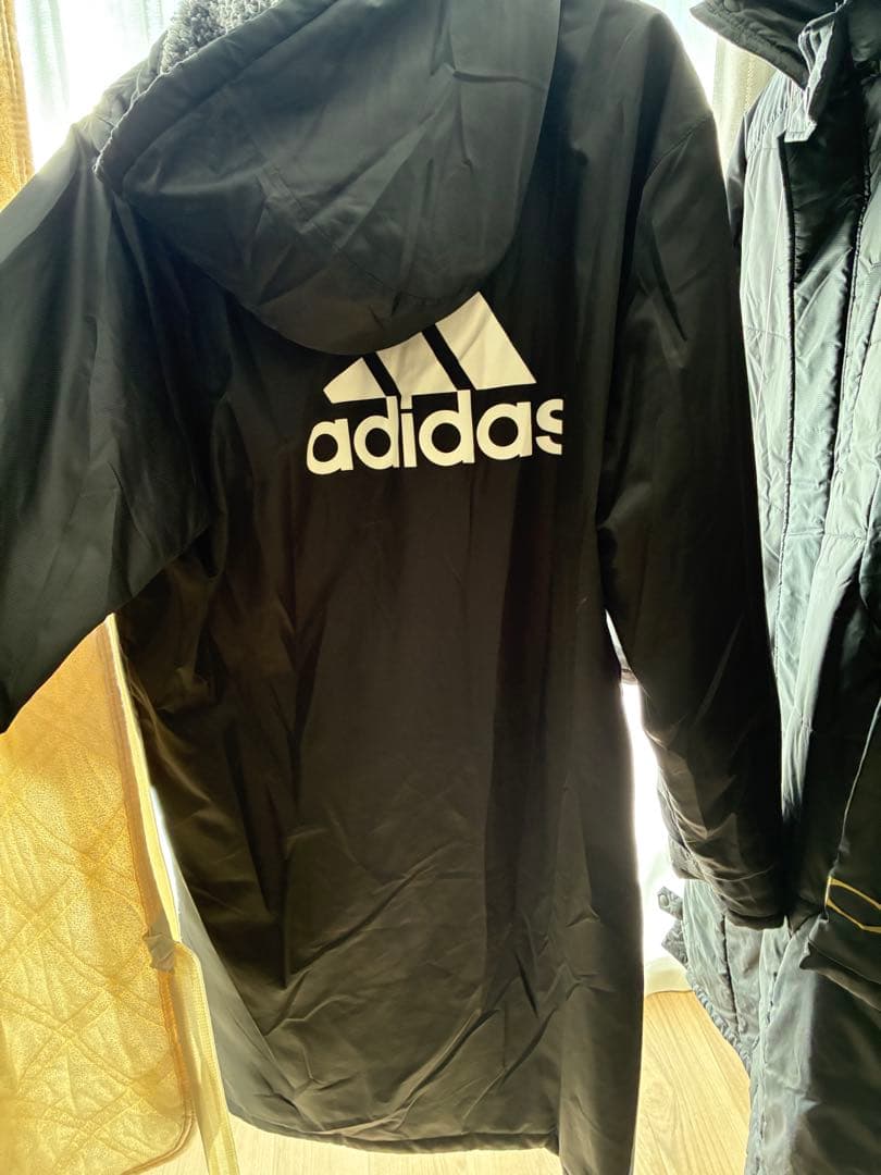 adidas 黒 ベンチコート フード付き