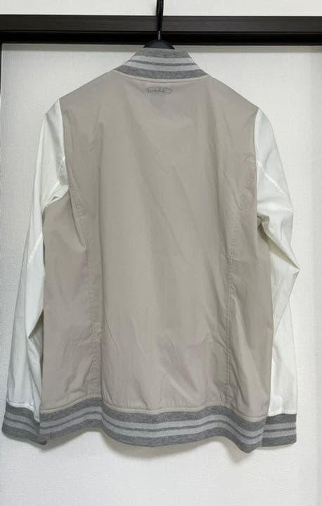 新品、未使用のzoyのゴルフ用ジャンパーです！