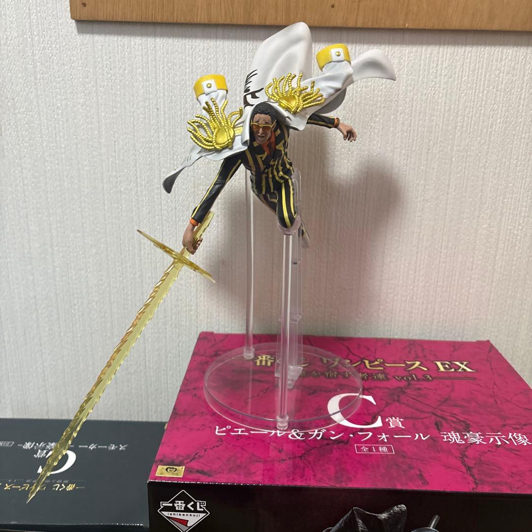一番くじ ワンピースC賞 2体セットスモーカー＆ガン・フォール魂豪示像　➕おまけ