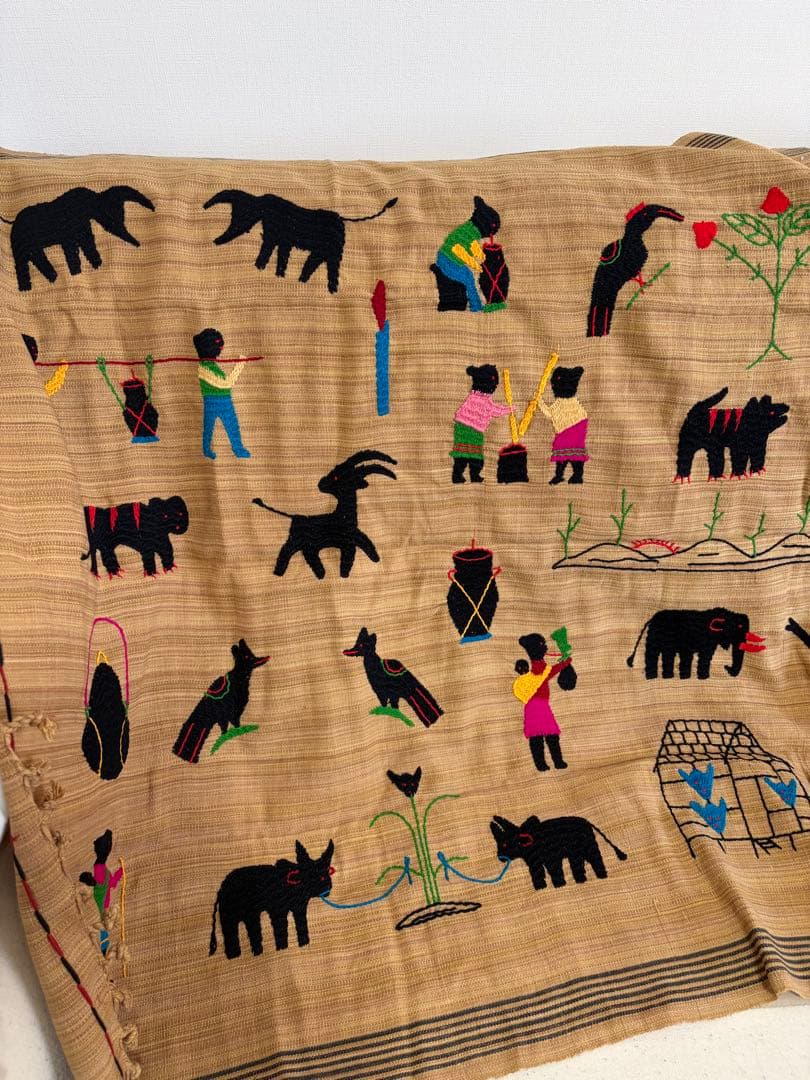 少数民族　ナガ族　刺繍ファブリック　タペストリー　民族の手仕事