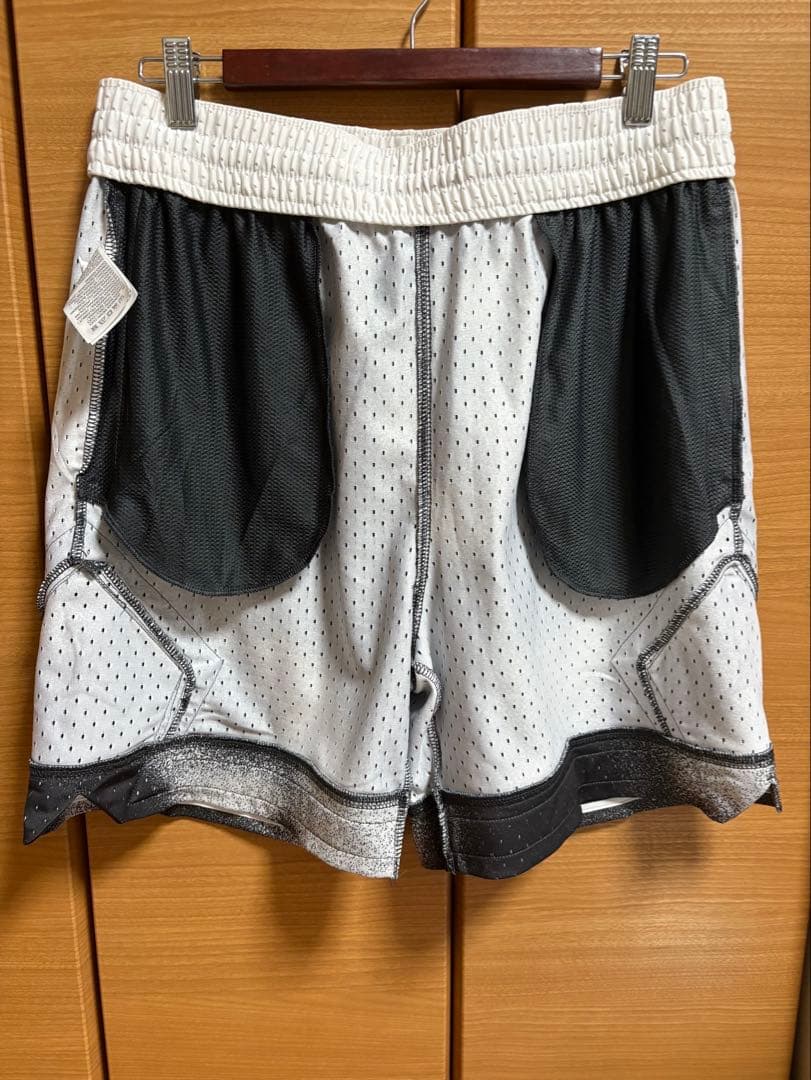 【超美品】NIKE ジョーダン FB7576-070 Lサイズ バスケショーツ