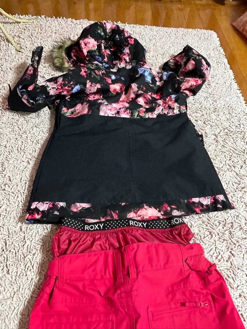 スノーウェア　ロキシー ROXY ロキシー　ジャケット&パンツ　2シーズンのみ使