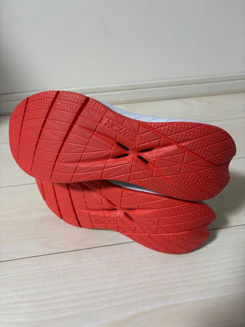 [美品] ホカオネオネ カーボンX2 ランニングシューズ 25cm