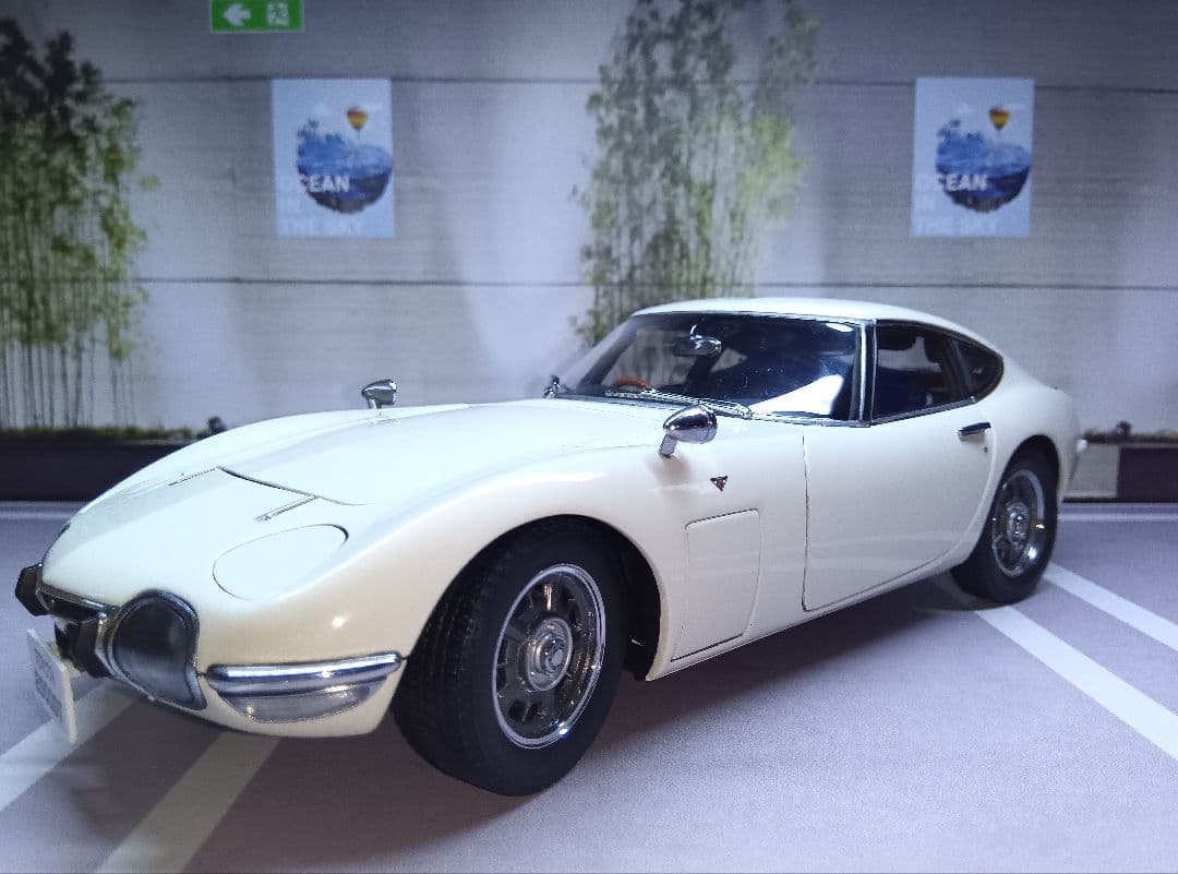 オートアート製 1/18 トヨタ2000 GT 訳あり