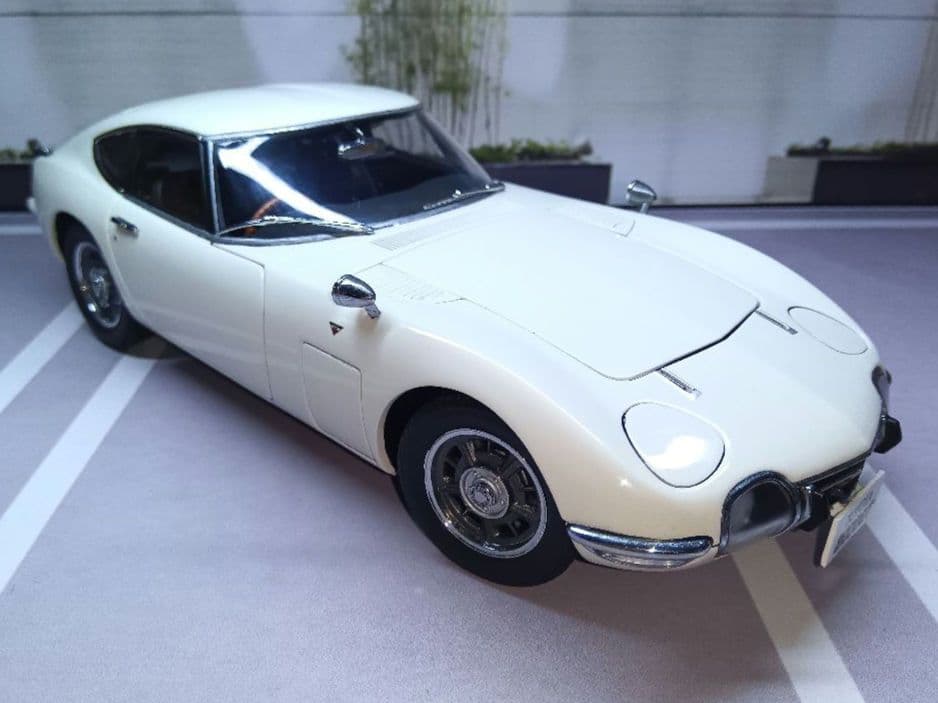 オートアート製 1/18 トヨタ2000 GT 訳あり