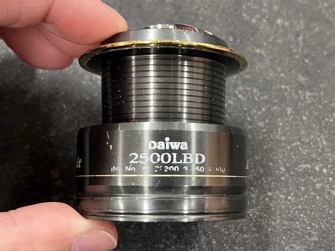DAIWA TOURNAMENT Z2500LBD　替スプール3個付き