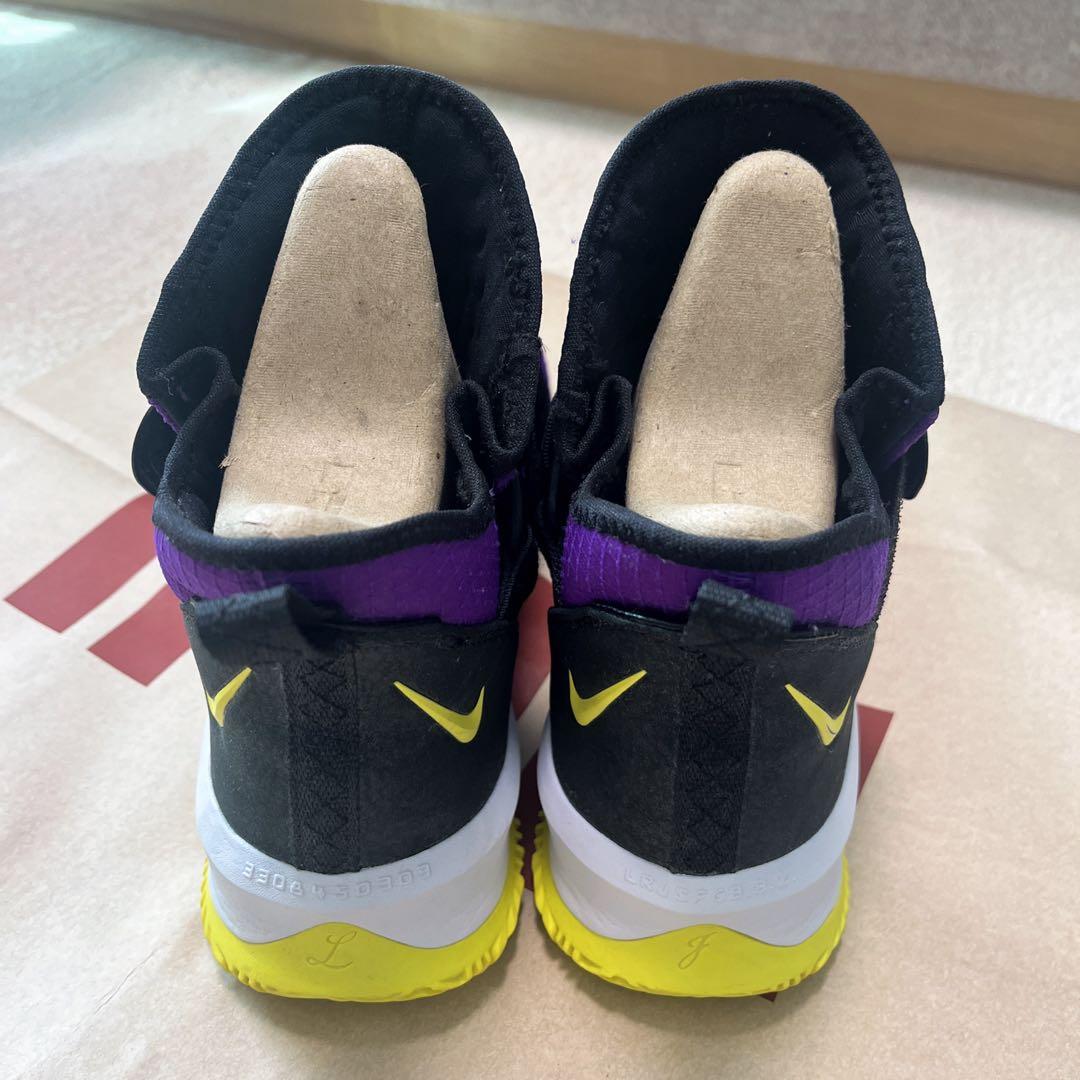 NIKE/LeBron Soldier/13/靴/26.5/紫/黒/NBA