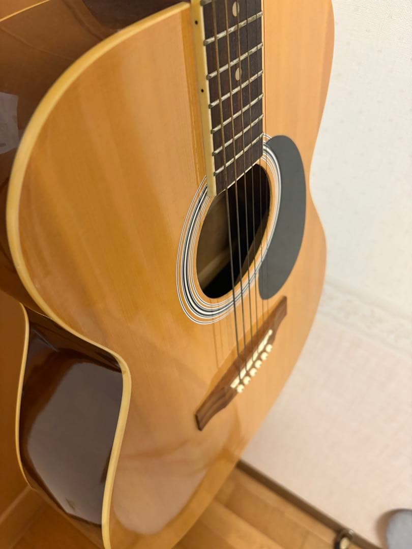 アコースティックギター（ケース付）