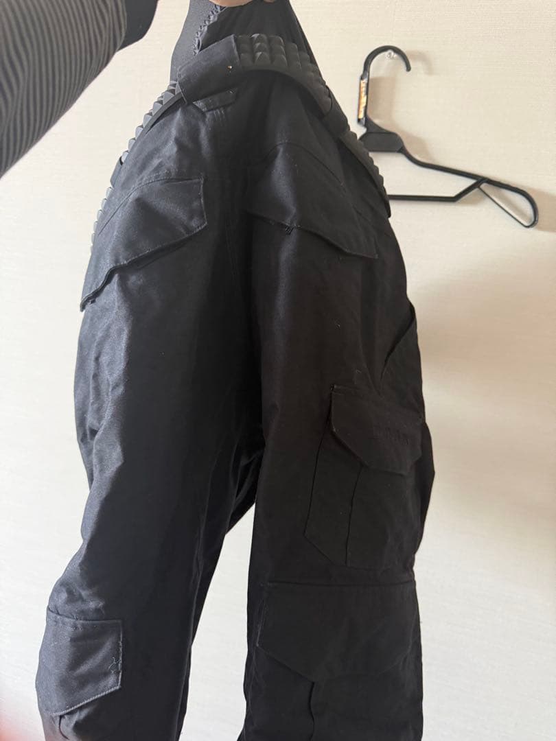 Burton ブラックカーゴスキーウェア