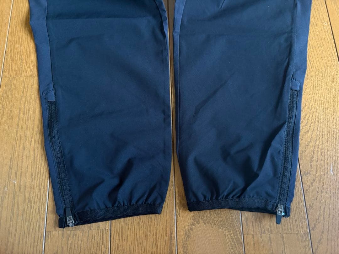 【未使用】ATHLETA ピステ上下セット 160 ブラック