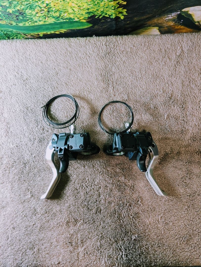 ST-M975 XTR SHIMANO　デュアルコントロールレバー