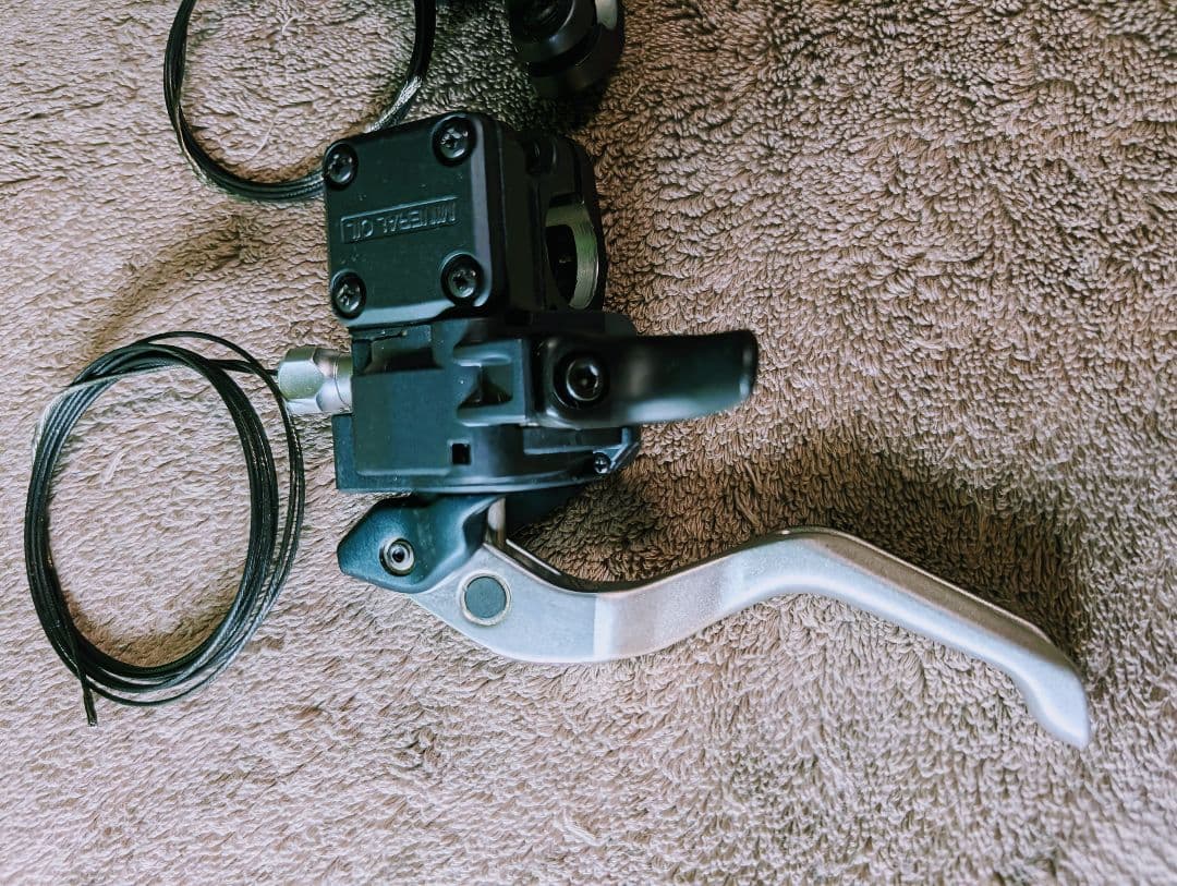 ST-M975 XTR SHIMANO　デュアルコントロールレバー