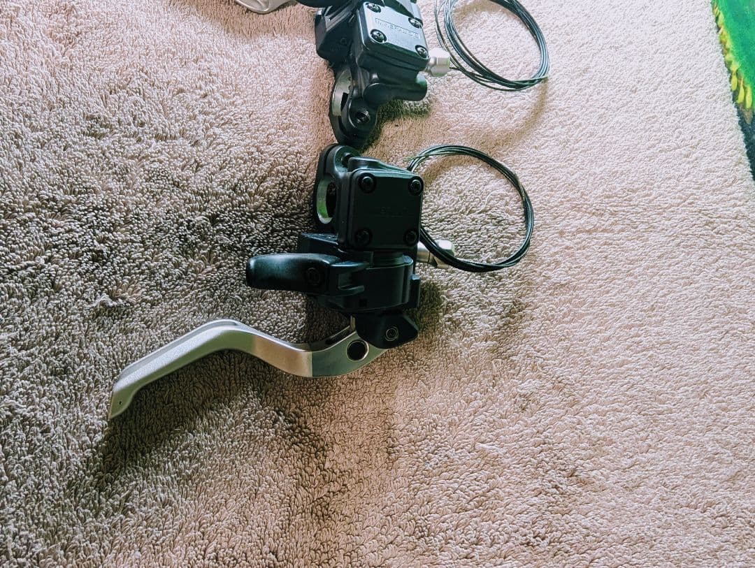 ST-M975 XTR SHIMANO　デュアルコントロールレバー