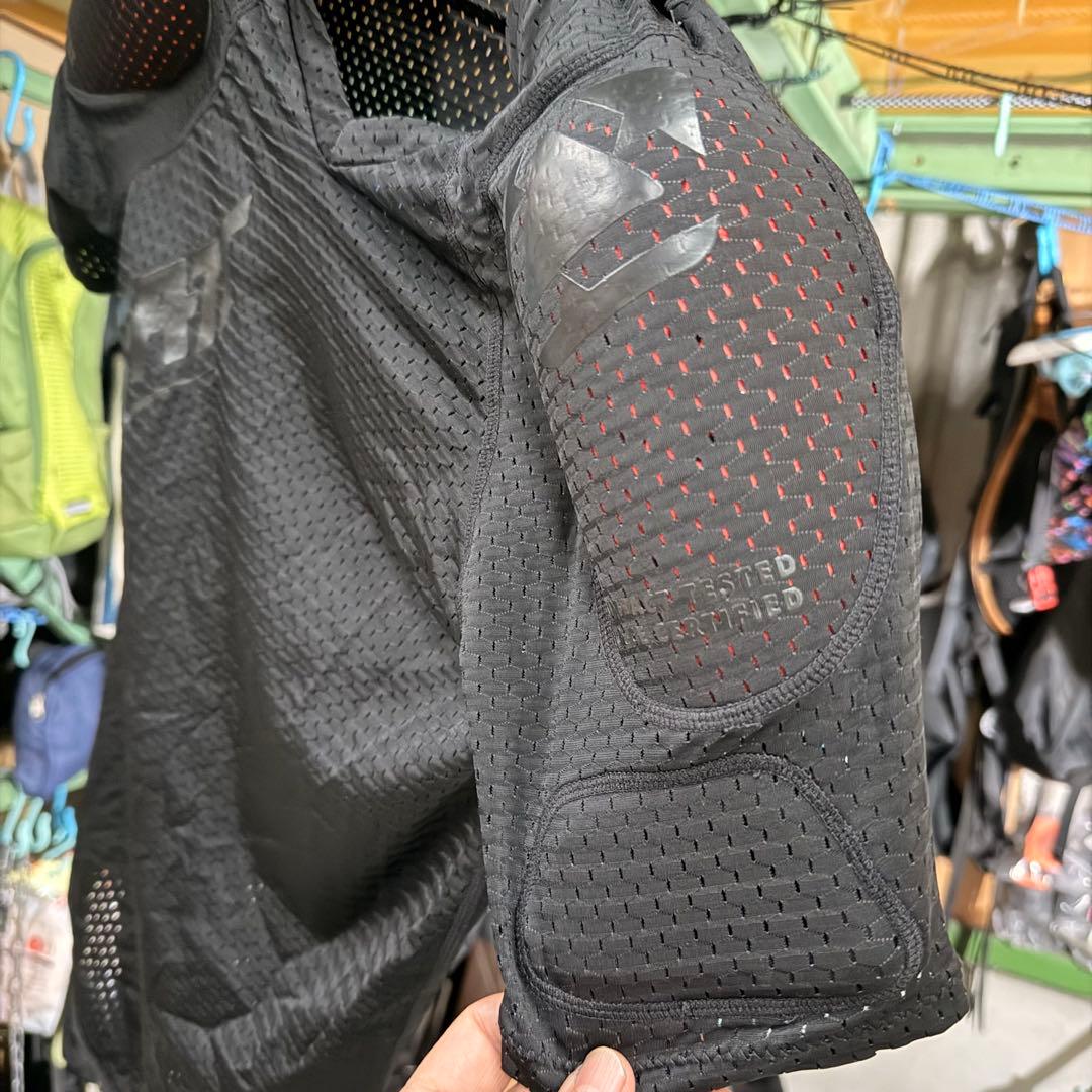 Leatt リアット 3DF Airfit Lite Shoulder プロテ