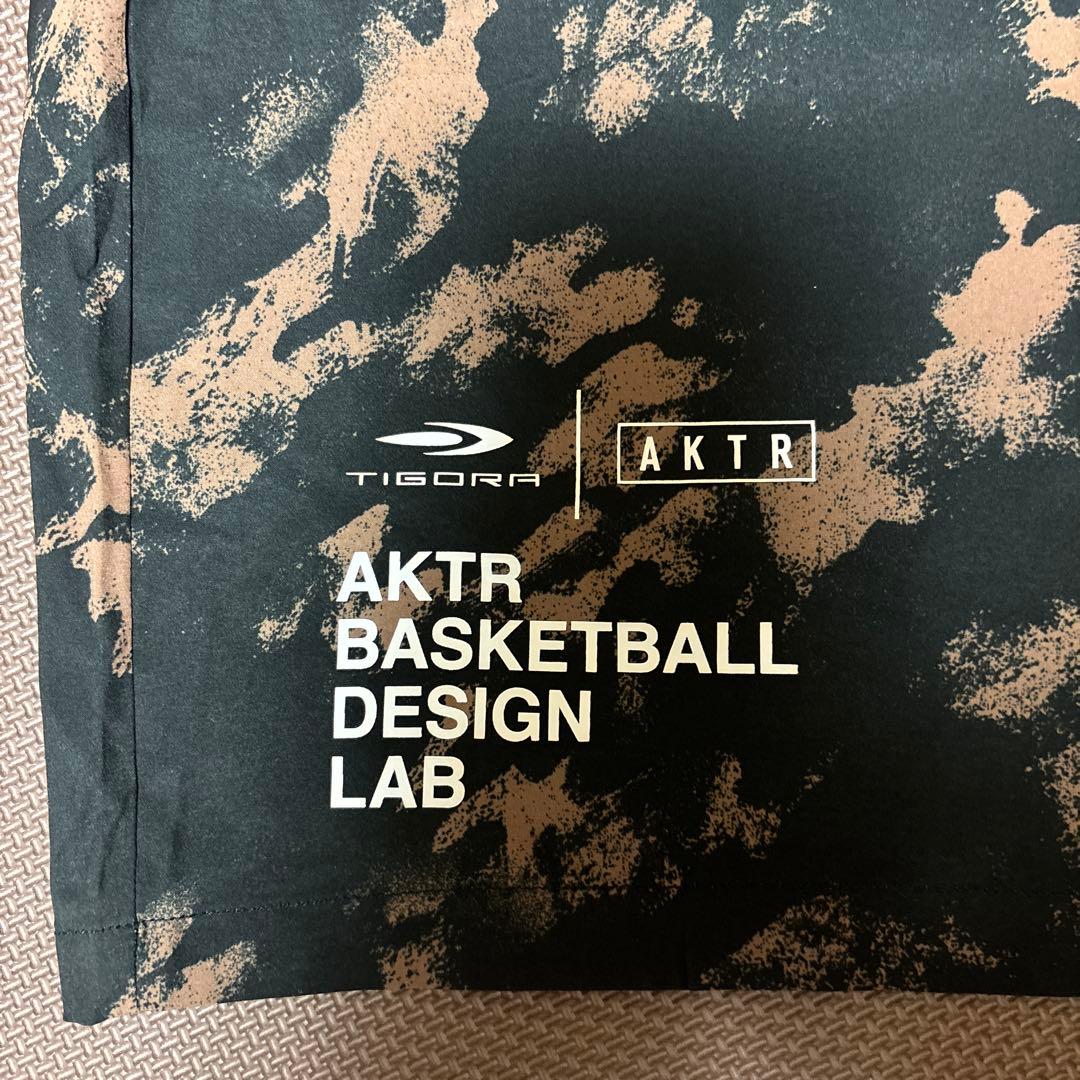AKTR 長袖シャツと短パン