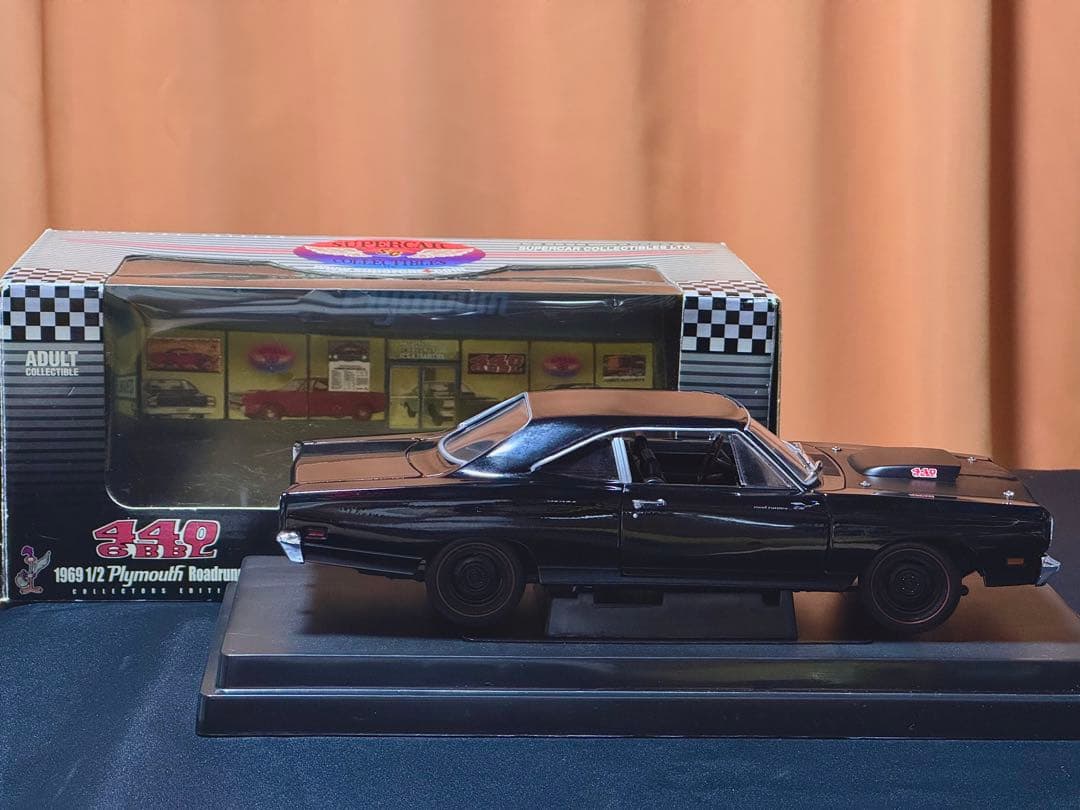 プリムスロードランナー 440GBBL 1/18scale 黒