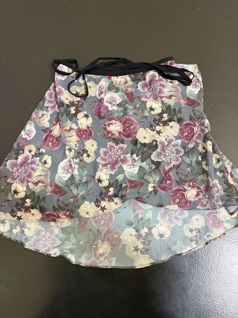 stinaの花柄フレアスカート リボン付き