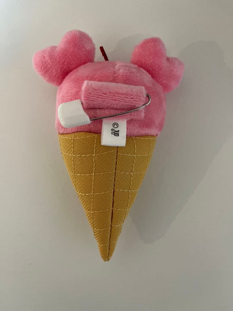 TWICE アイスぬいぐるみバッジ モモ