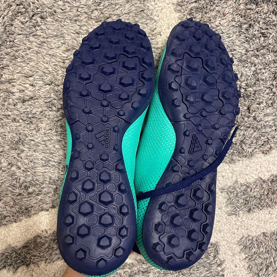 adidas サッカー　スパイク