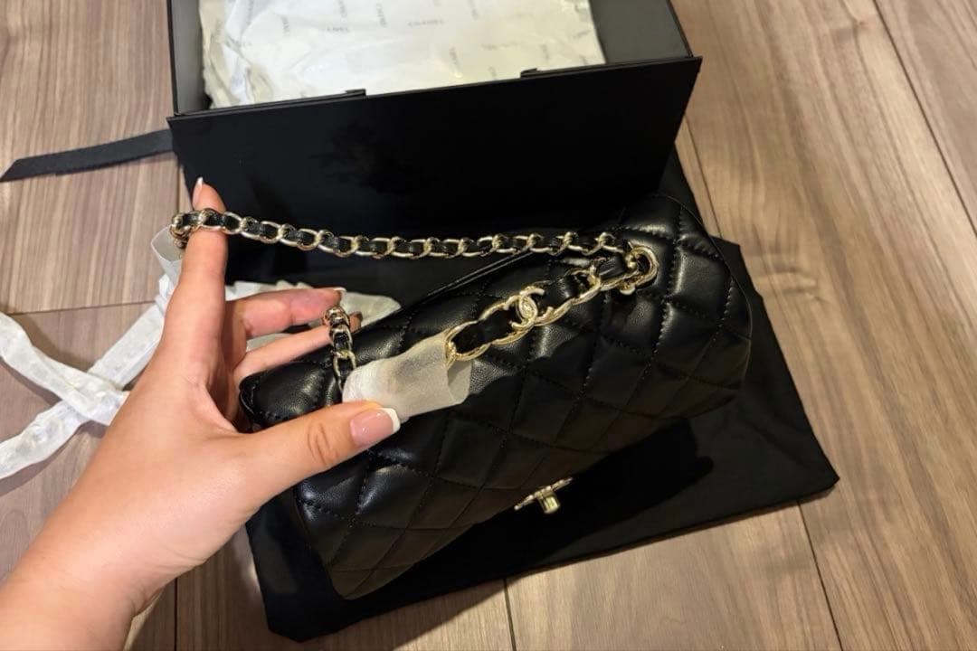 CHANEL ブラック キルティング ハンドルショルダーバッグ ノベルティー