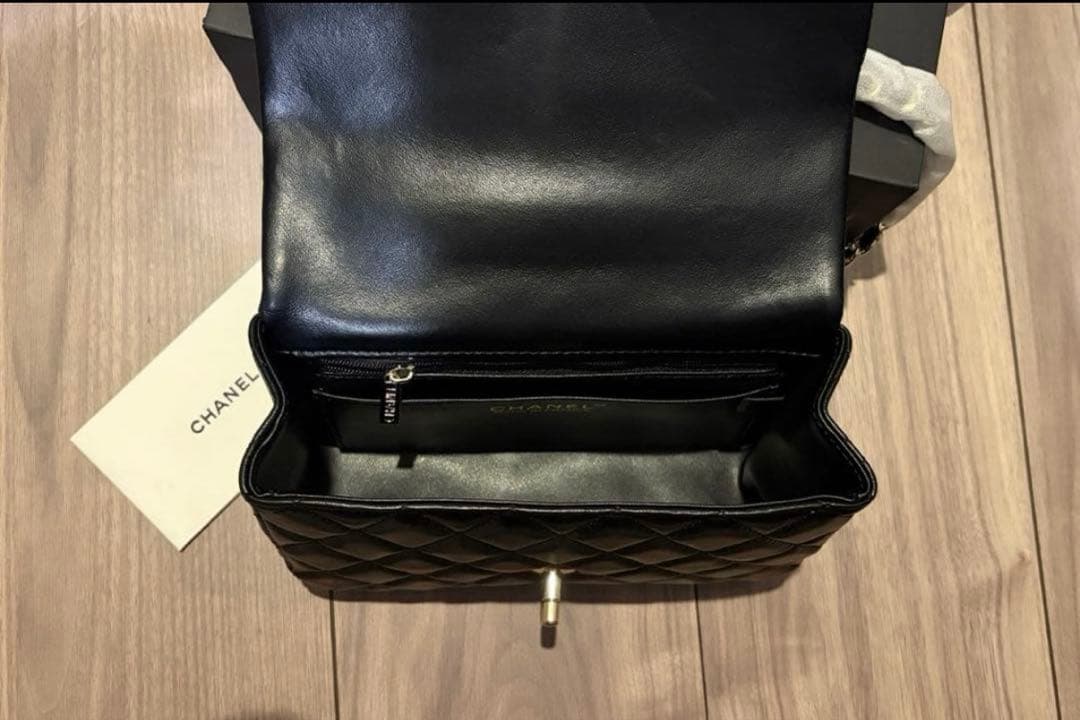CHANEL ブラック キルティング ハンドルショルダーバッグ ノベルティー