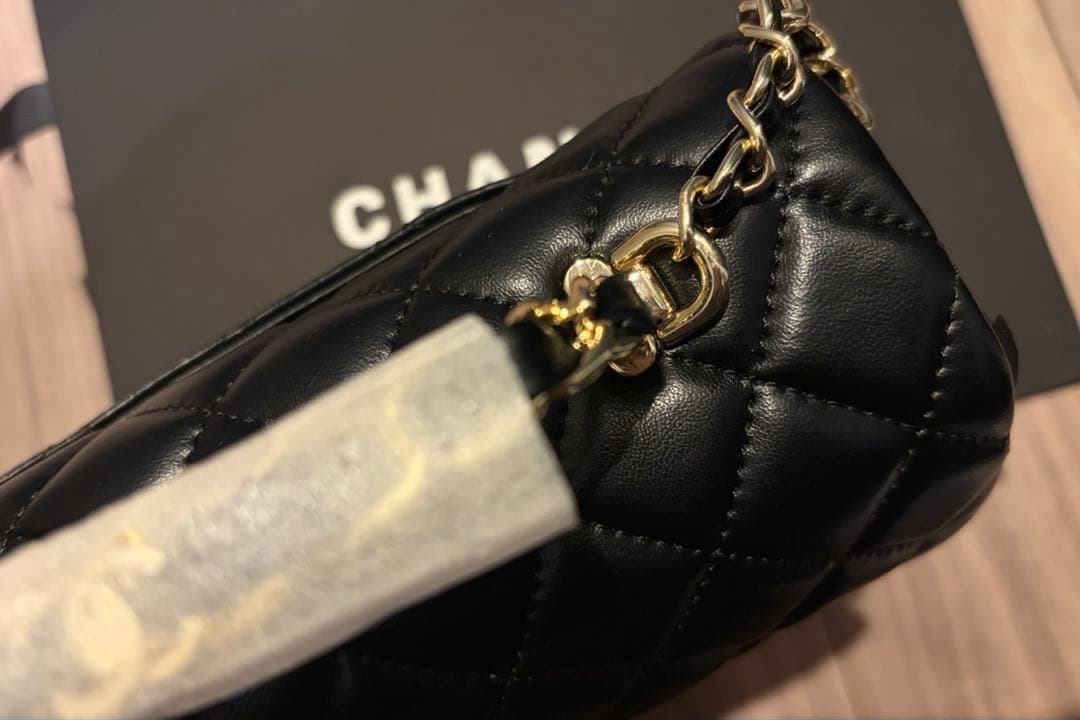 CHANEL ブラック キルティング ハンドルショルダーバッグ ノベルティー