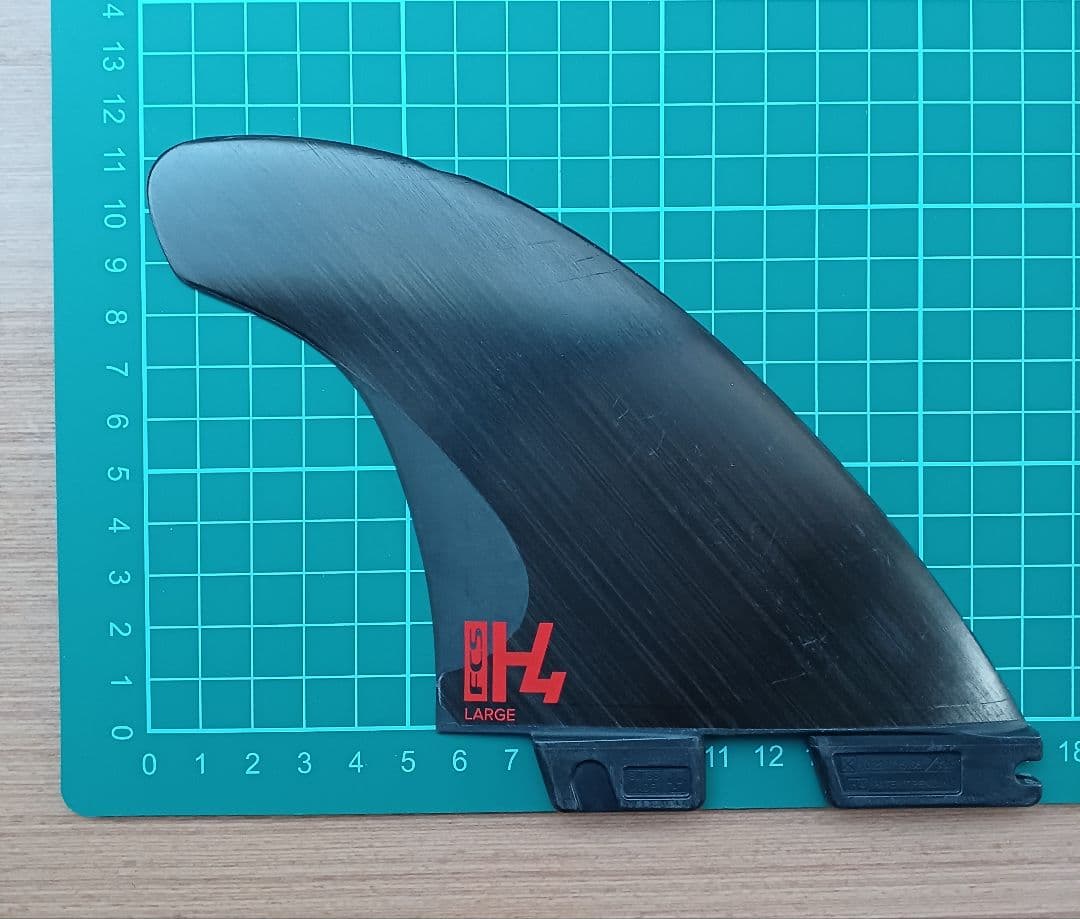 FCS H4　LARGE　サーフボードフィン　ライト　バラ売り