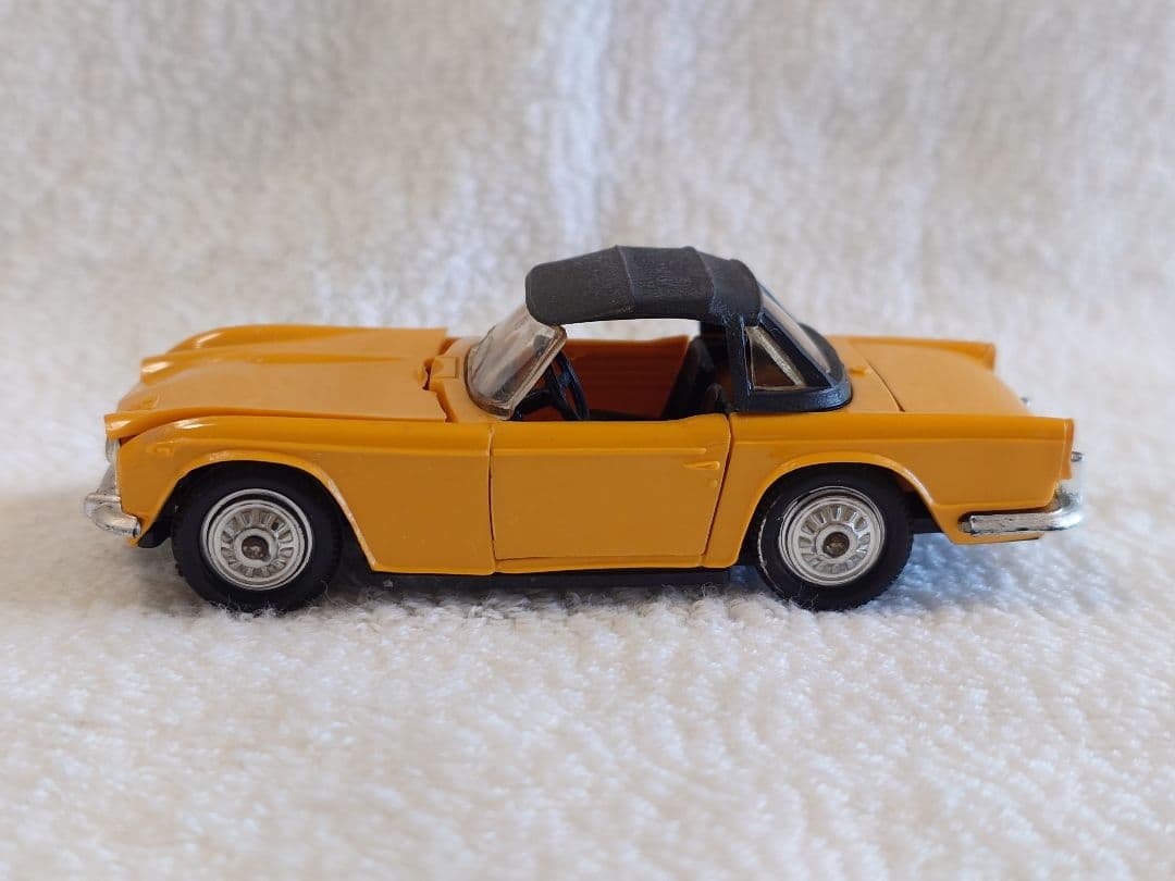 ミニカー NOREV No.144 TRIUMPH TR5