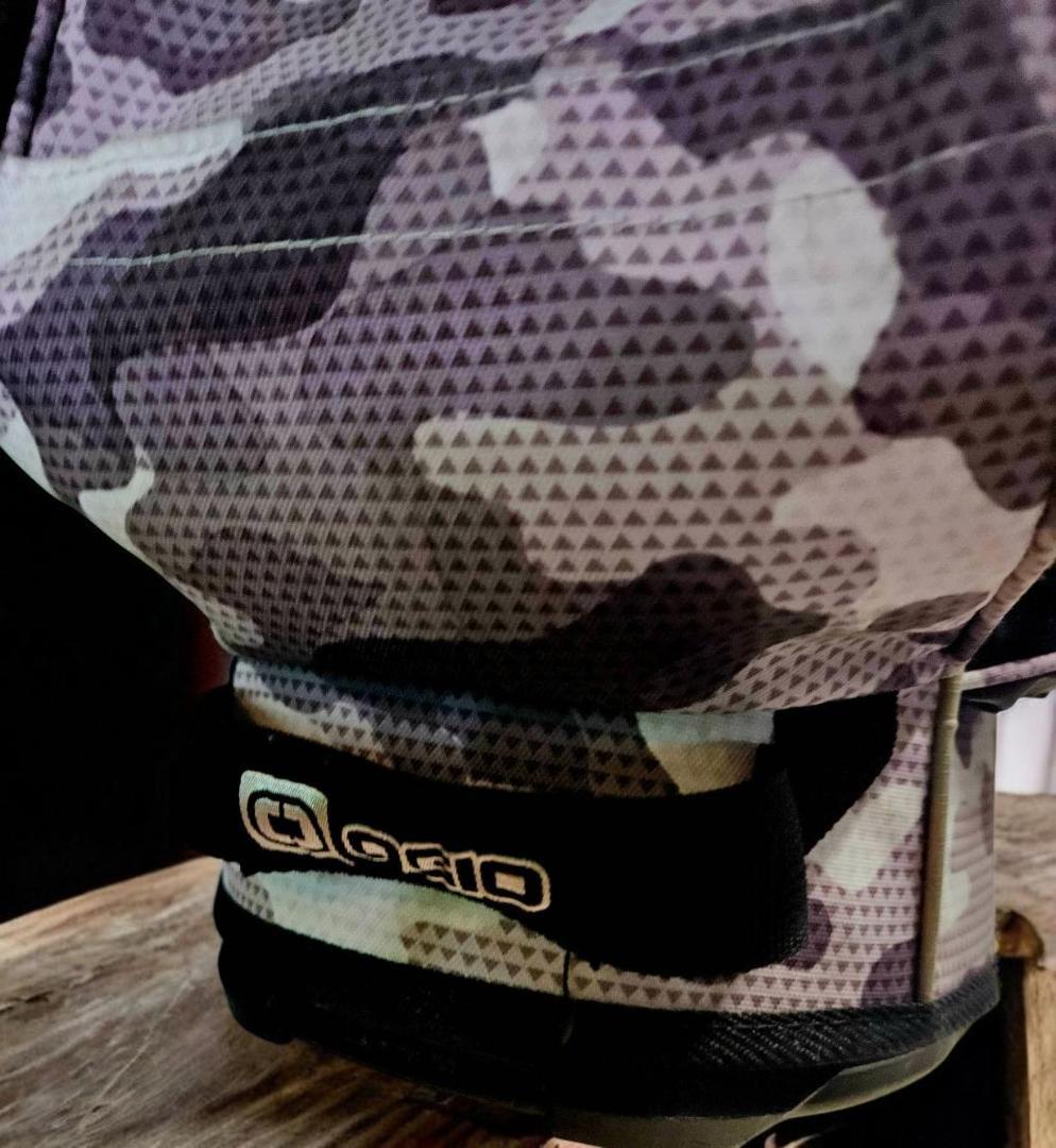 Rau'l送料無料/美品　OGIO 迷彩柄 スタンド式ゴルフバッグ