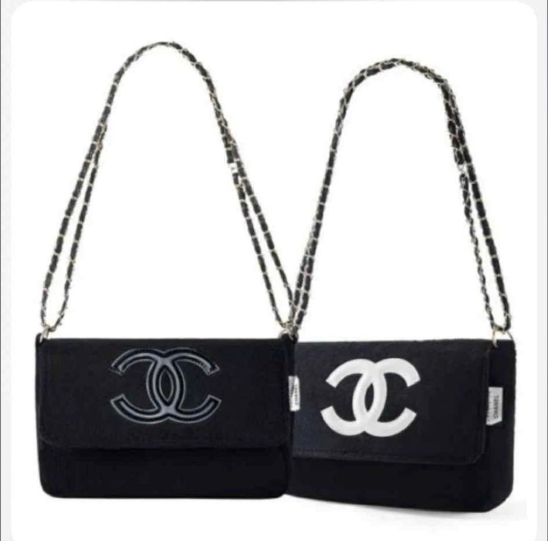 CHANELノベルティショルダーバッグブラックロゴ入り