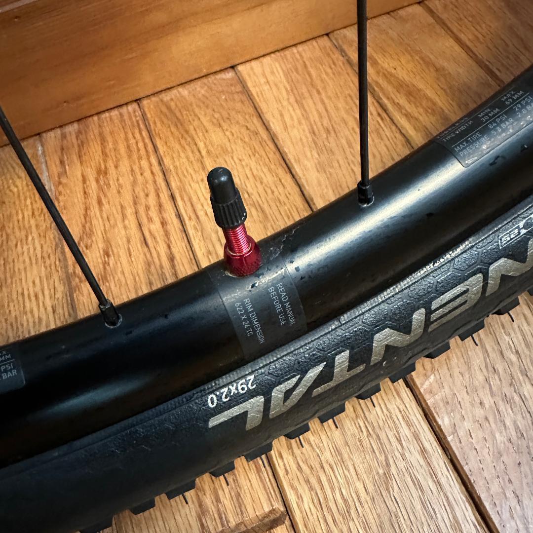 DT SWISS GRAVEL LN ホイールセット