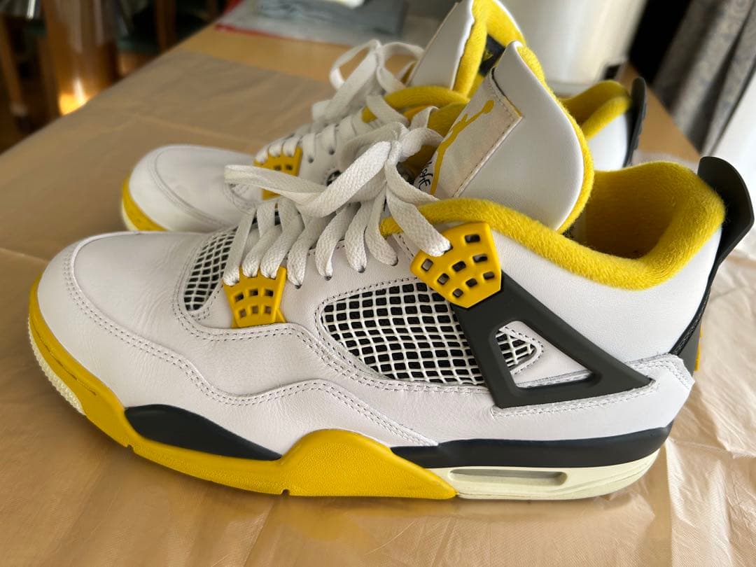 Air Jordan 4 ホワイト/イエロー